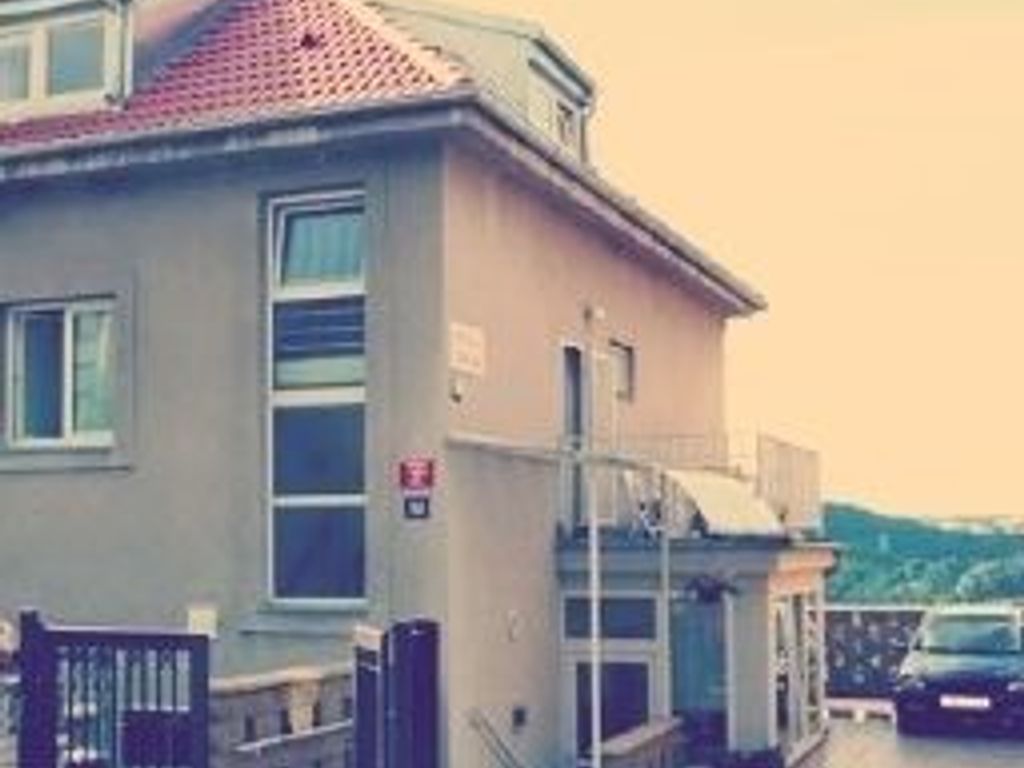 Nika Pension