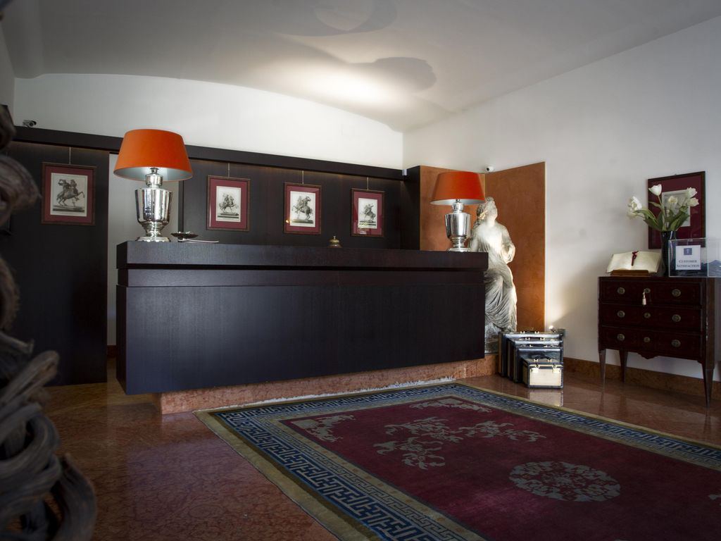 Palazzo Brunaccini Boutique Hotel