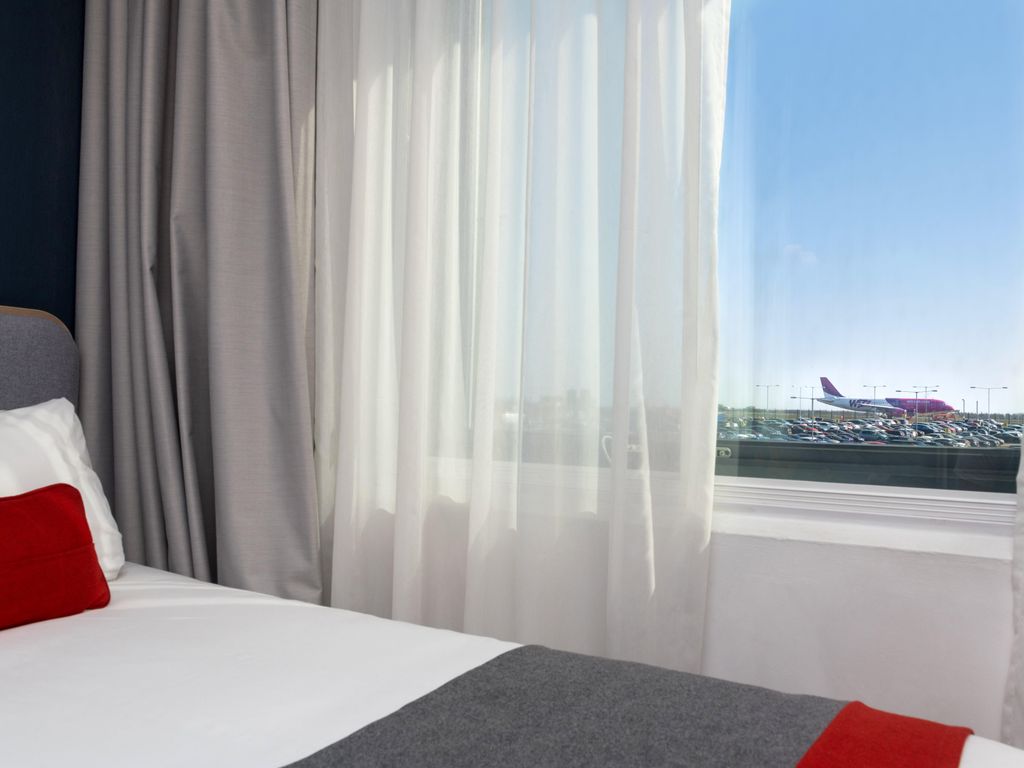 Holiday Inn Express LONDON - LUTON AIRPORT by IHG