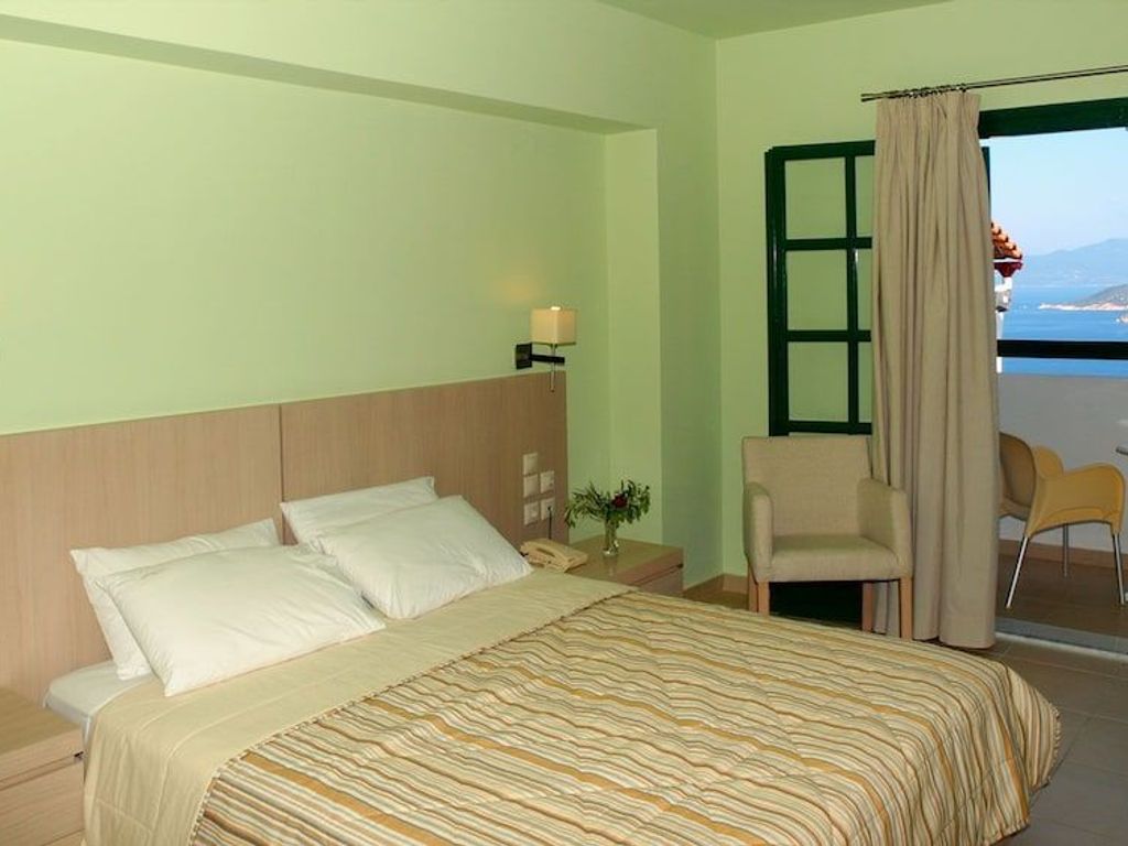 Skiathos Club Hotel Suites
