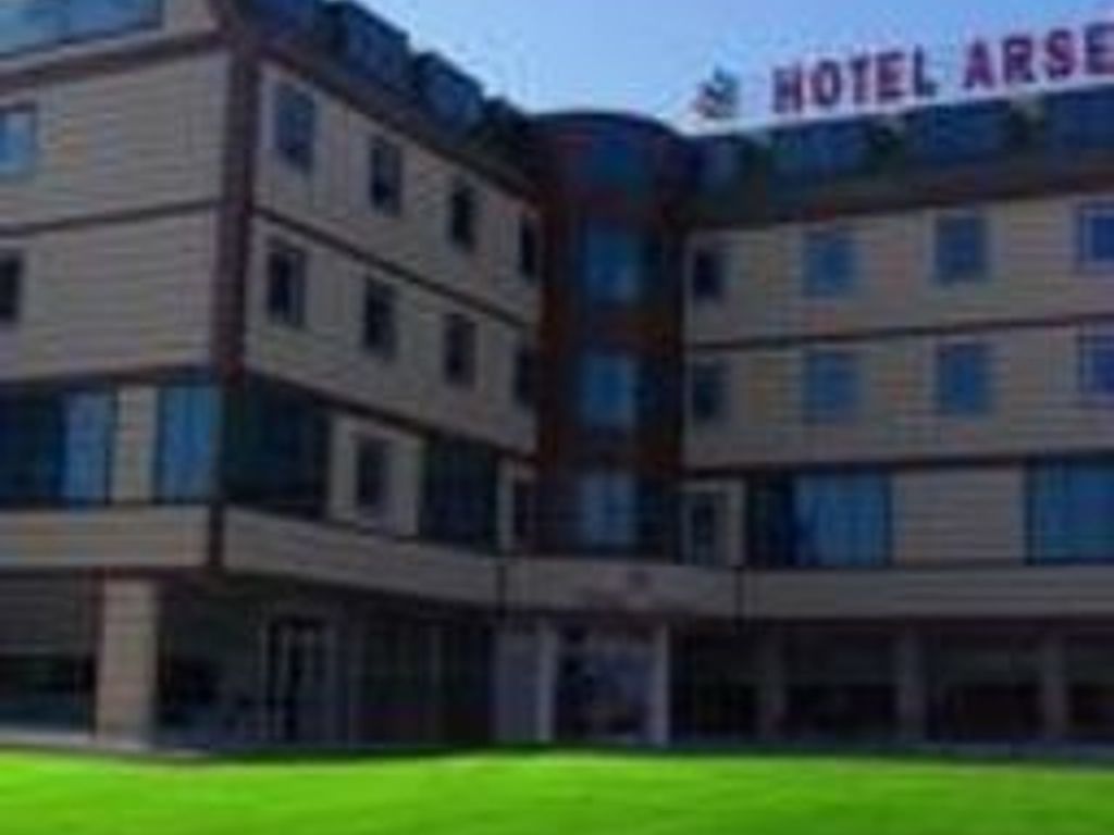 Hotel Arsen