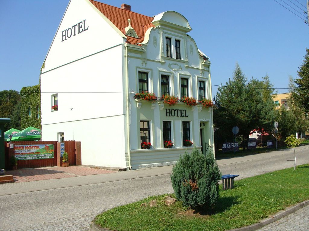 Bike Hostel&Camp