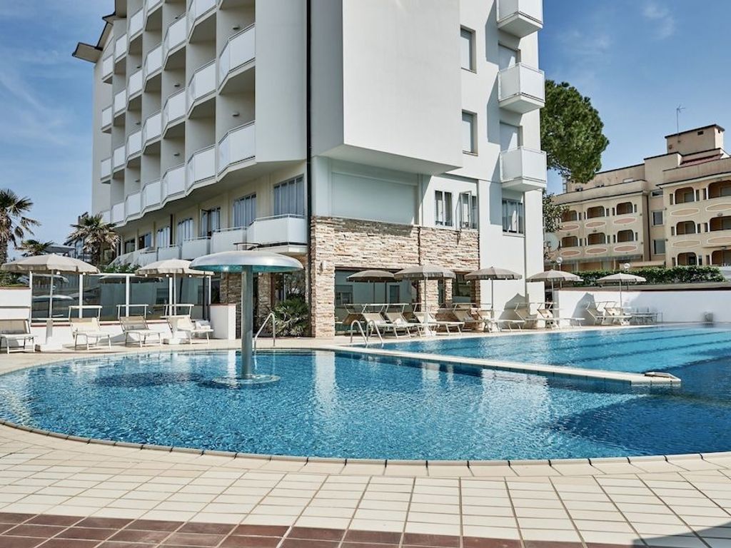 Rouge Hotel International