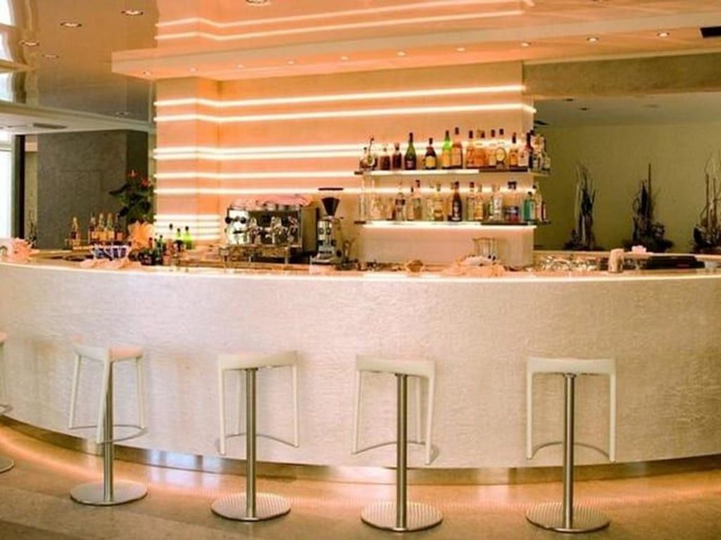 Hotel Carillon