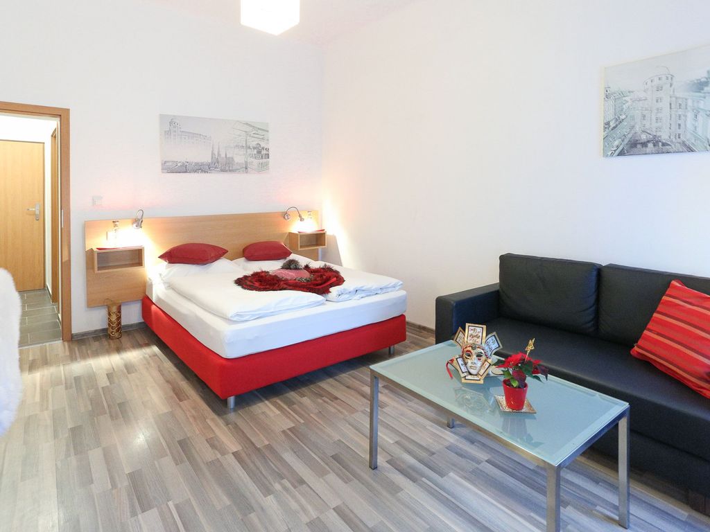 Queens Apartments