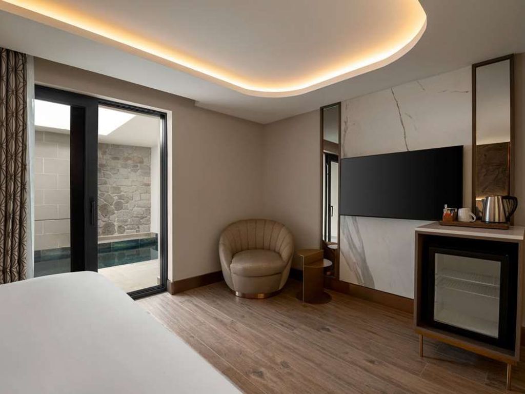 Trademark Collection by Wyndham Boreas Hotel