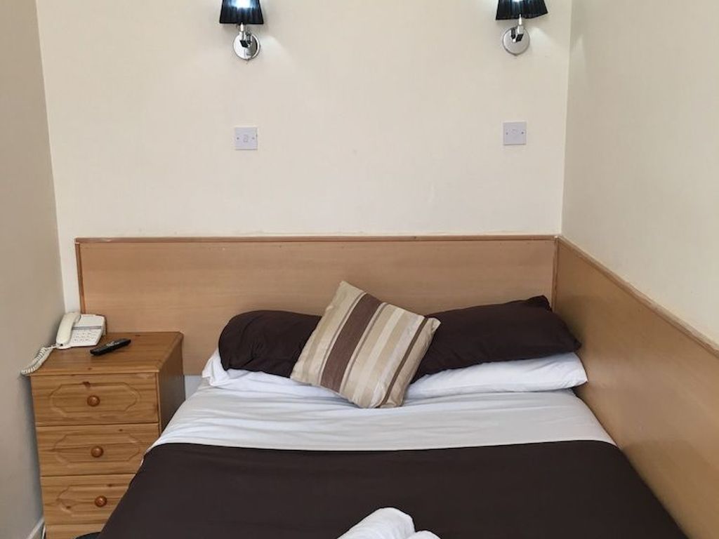 Smiths Hotel