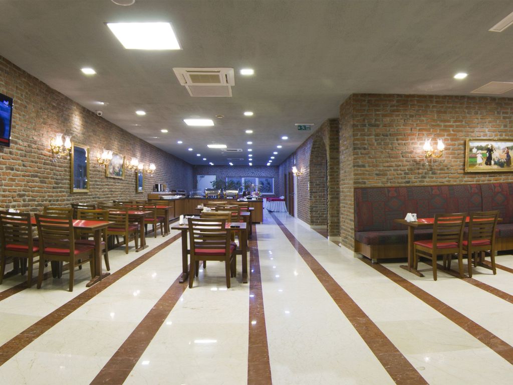 Aprilis Hotel