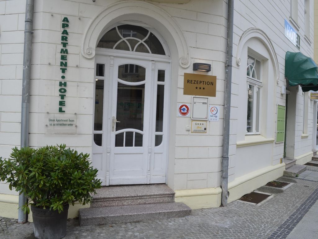 Apartment-Hotel