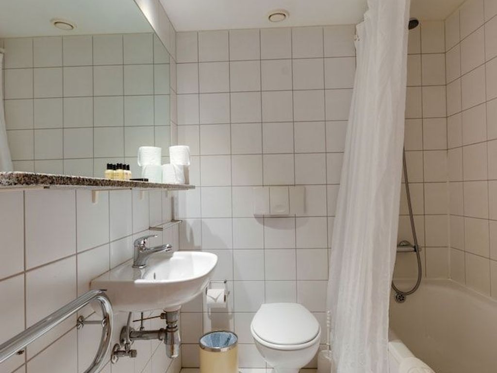 Base Serviced Apartments - The Docks
