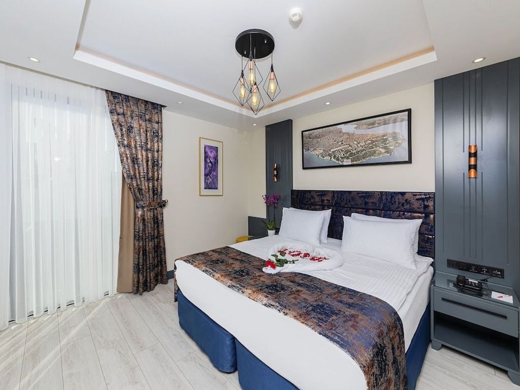 The Magnaura Palace Hotel