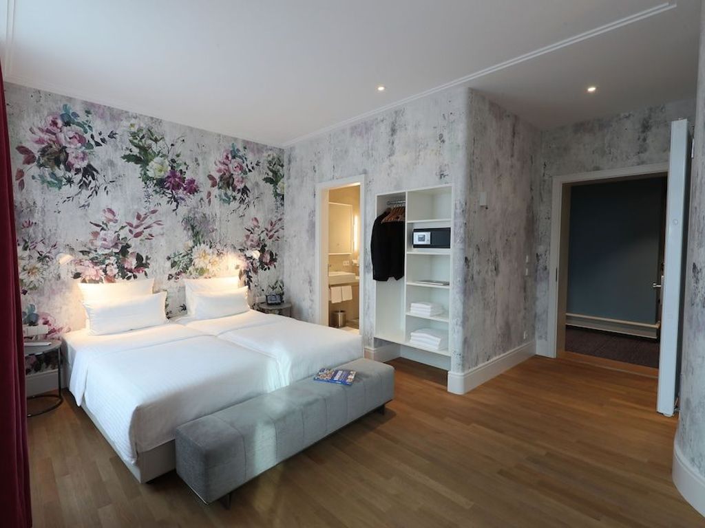 MOMA1890 Boutique Hotel