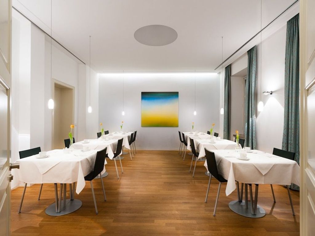 MOMA1890 Boutique Hotel