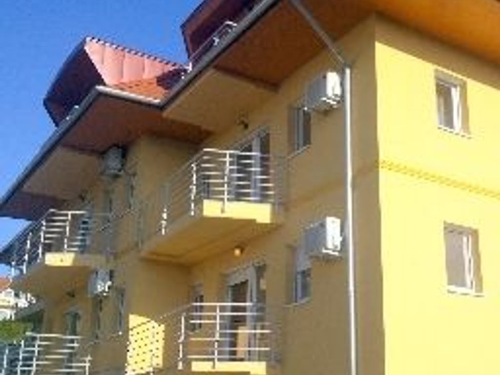 1000 Home Apartments