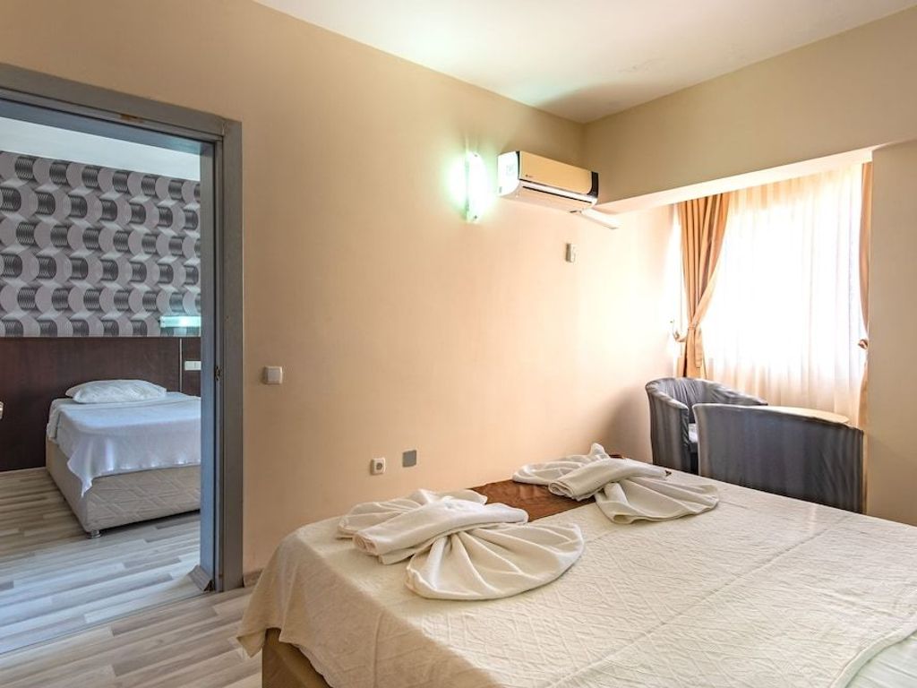 Green Gold Hotel