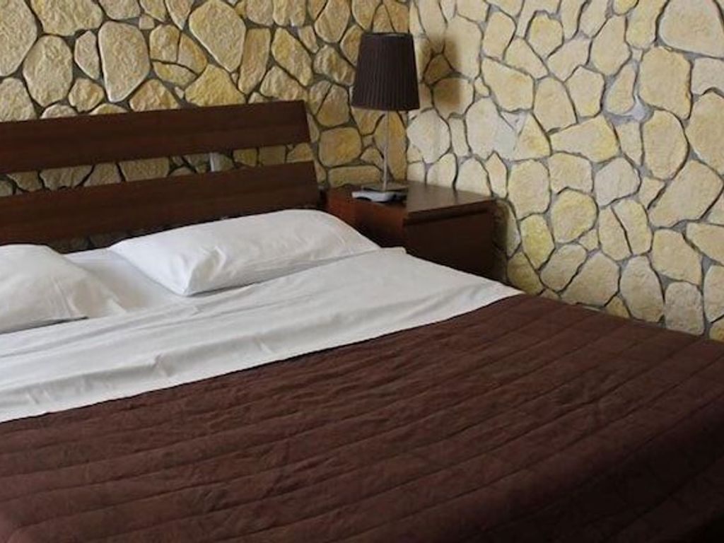 Hotel 106
