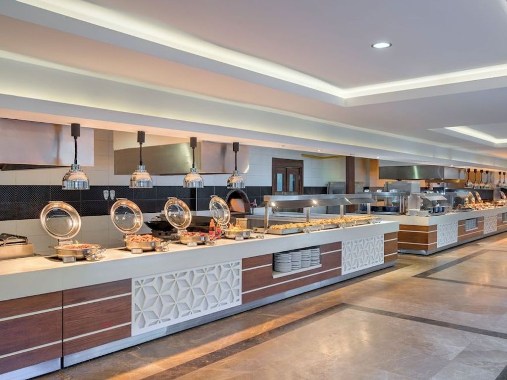 Green Max Hotel