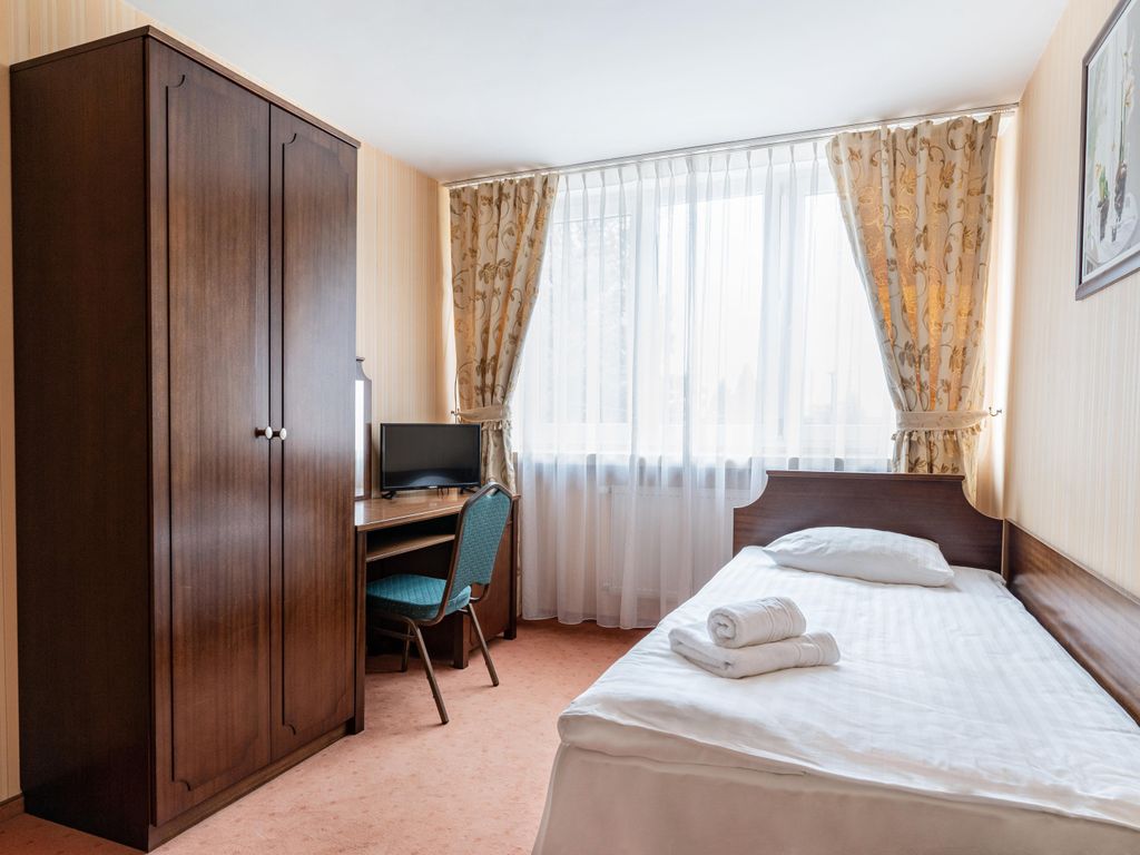 Alf Hotel