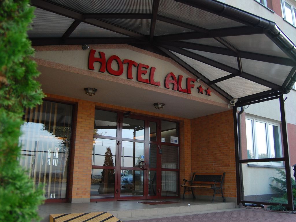 Alf Hotel