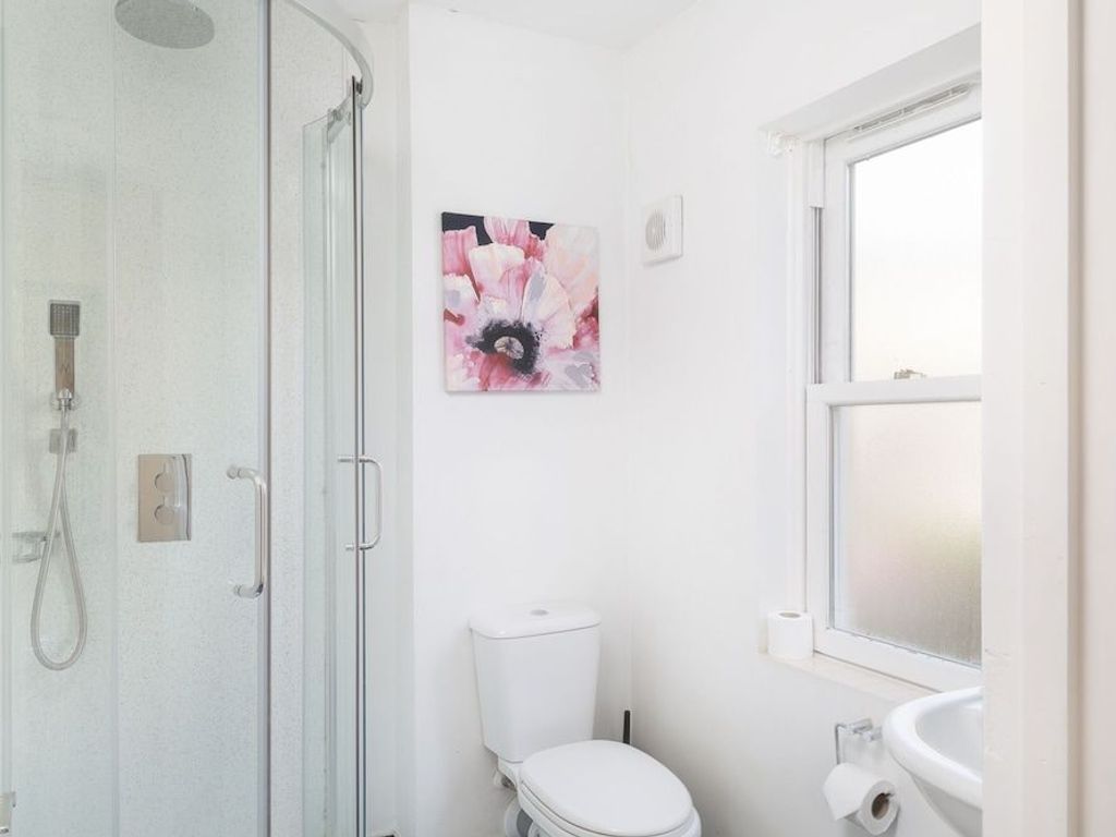 Bath Breaks Apartments