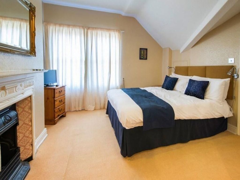 Shannon Court Guest House
