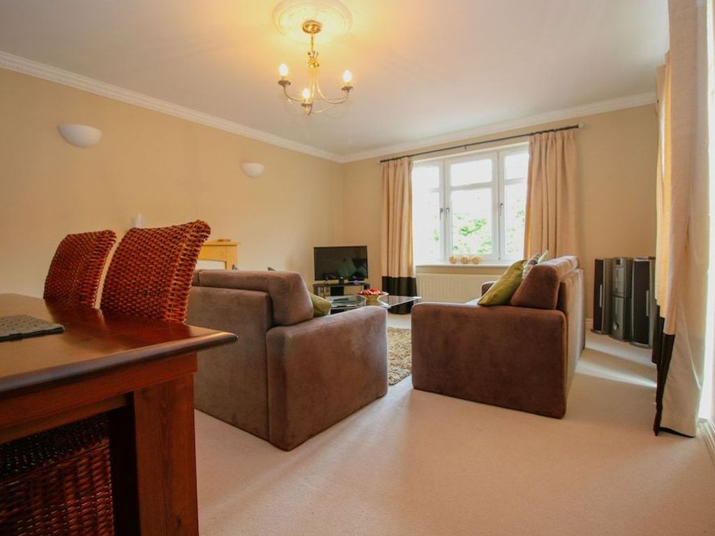 Turnberry Apartments