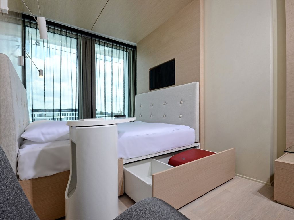 Sound Garden Hotel Airport