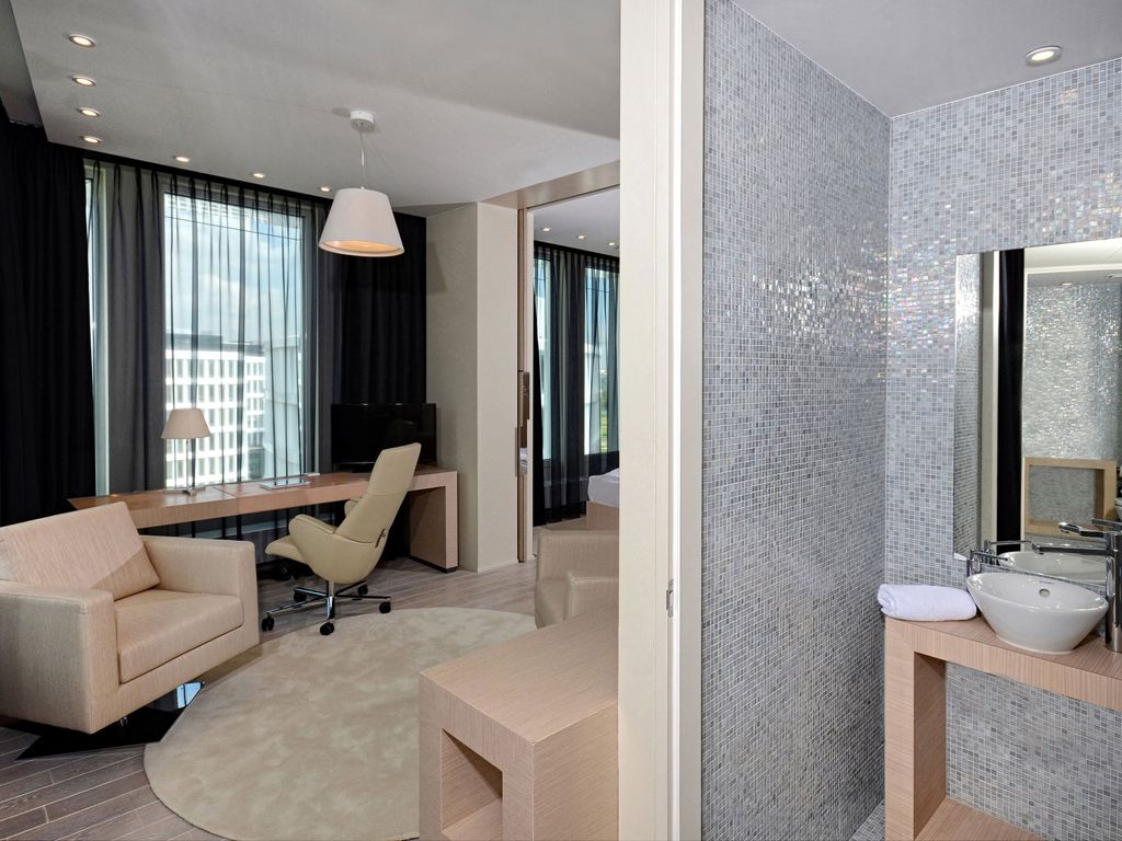 Sound Garden Hotel Airport
