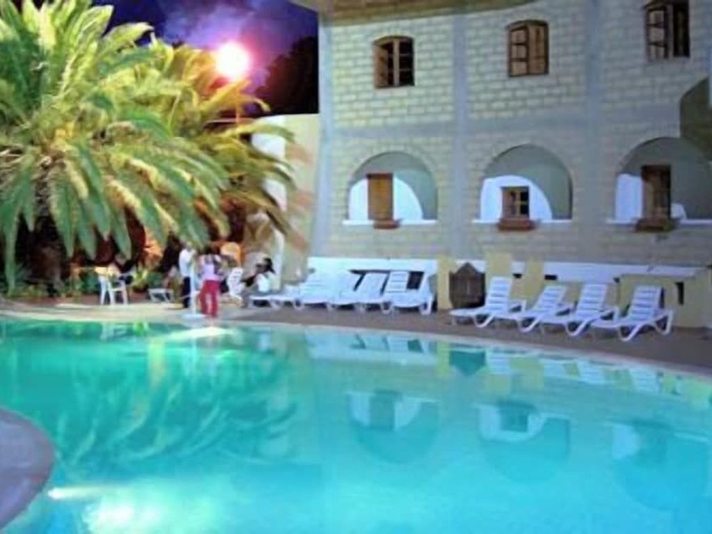 Hotel Akrabello