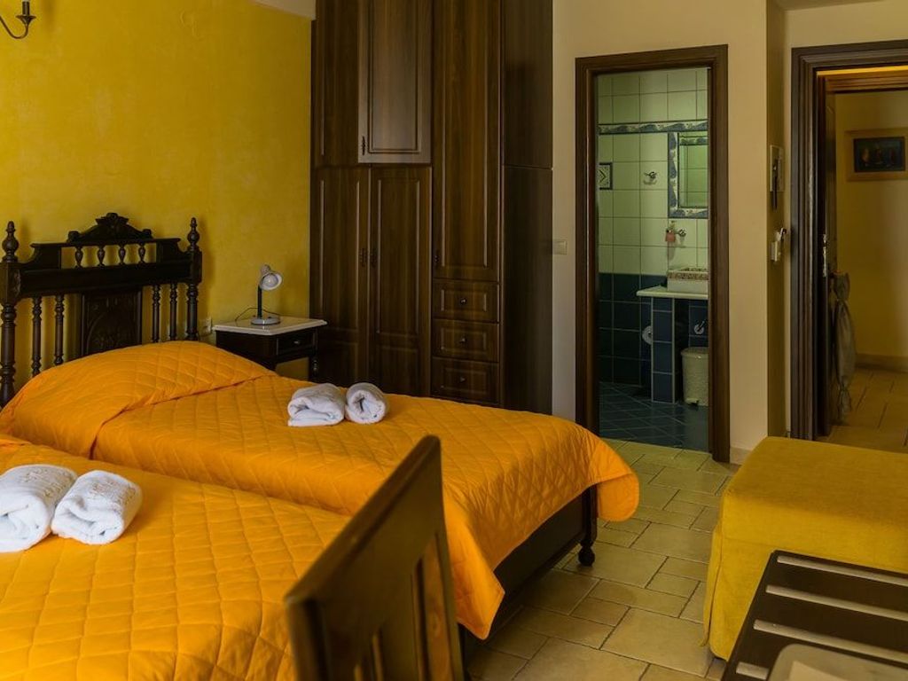 Epavlis Boutique Suites