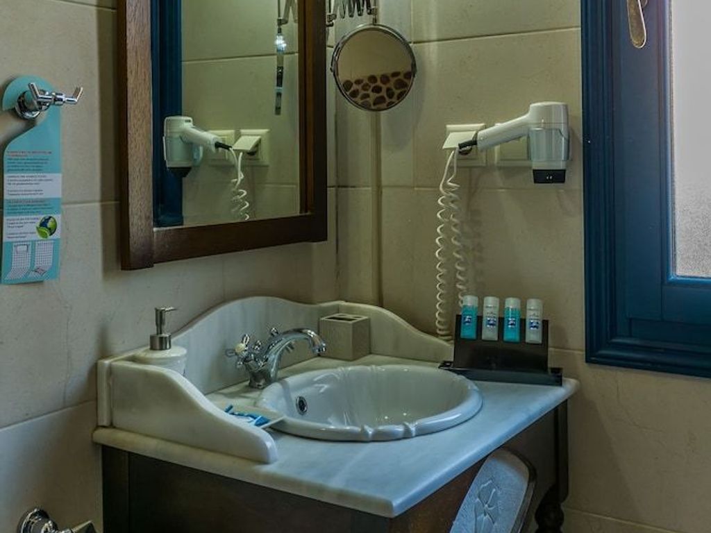 Epavlis Boutique Suites