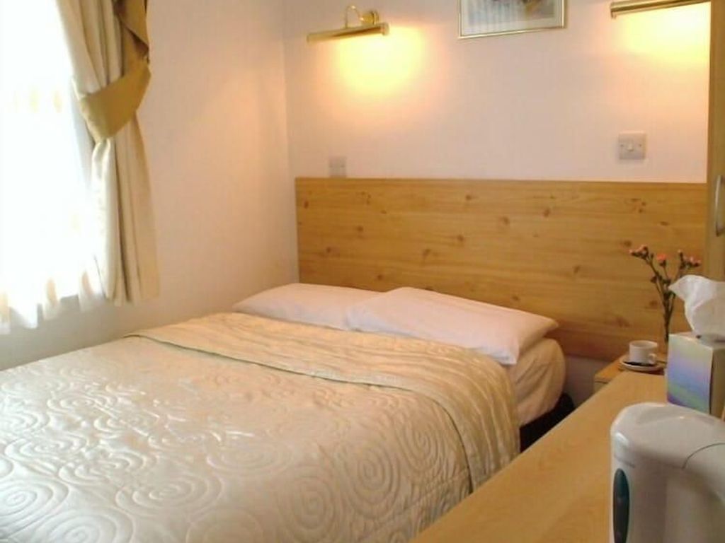 Acorn Lodge Gatwick Hotel