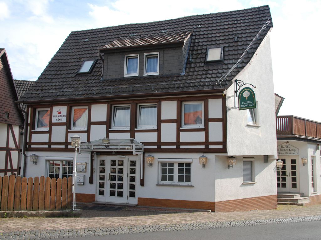 Zum Kleinen König