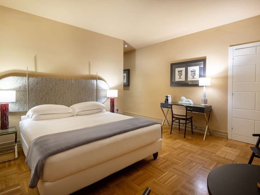 Hotel Number Nine