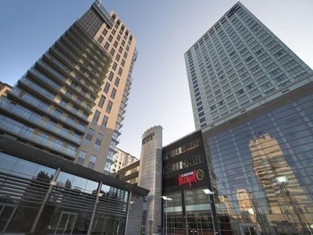 Platinum Towers Country 2 Country