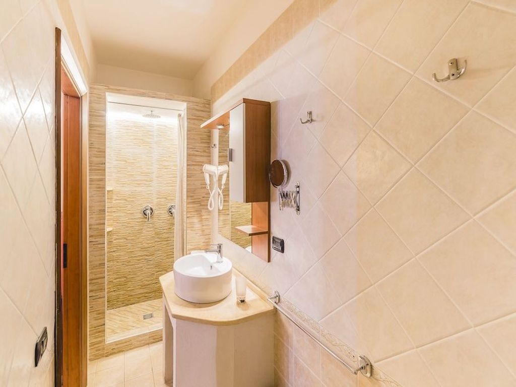 Aurora Rooms