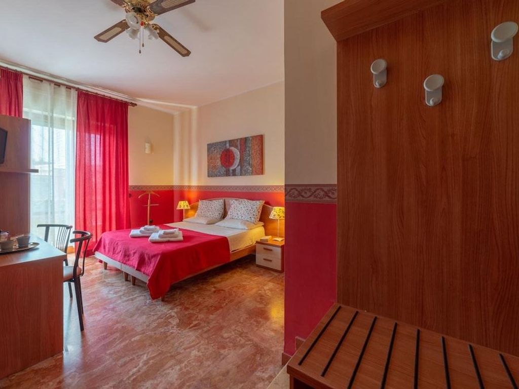 Aurora Rooms