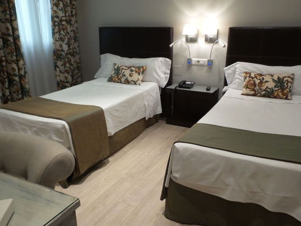 Hotel Moderno Puerta del Sol