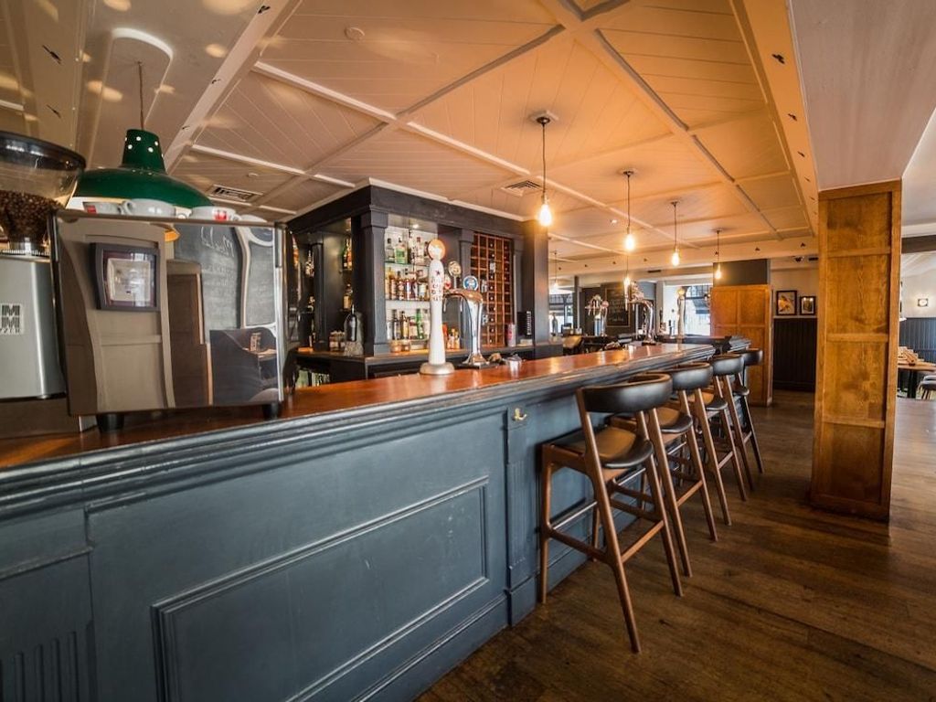 The White Star Tavern