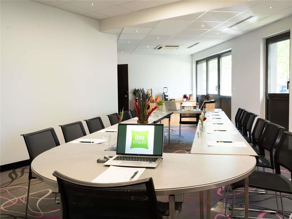 ibis Styles Romans Valence Gare TGV