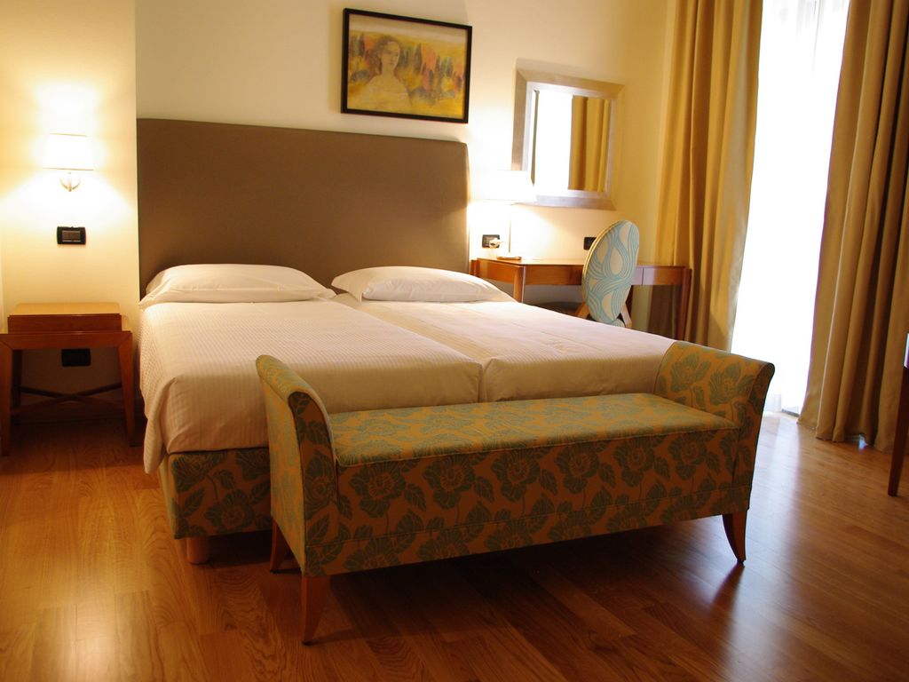 Center Hotel