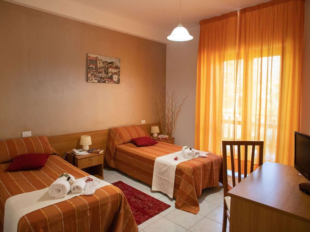 Kiris Hotel