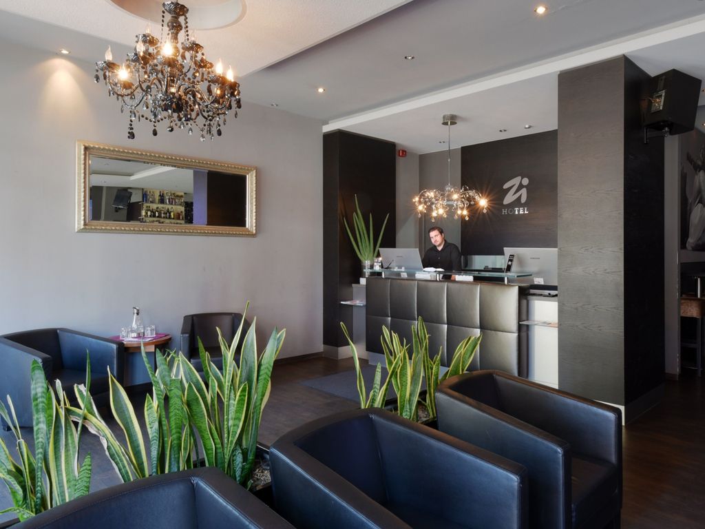 Zi Hotel & Lounge
