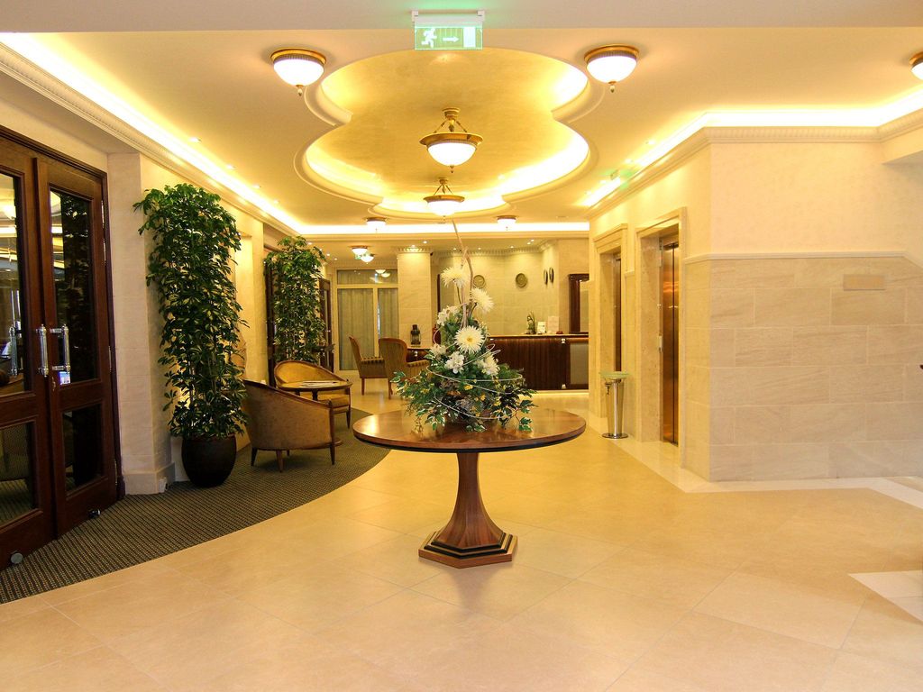 Retro Riverside Wellness Resort