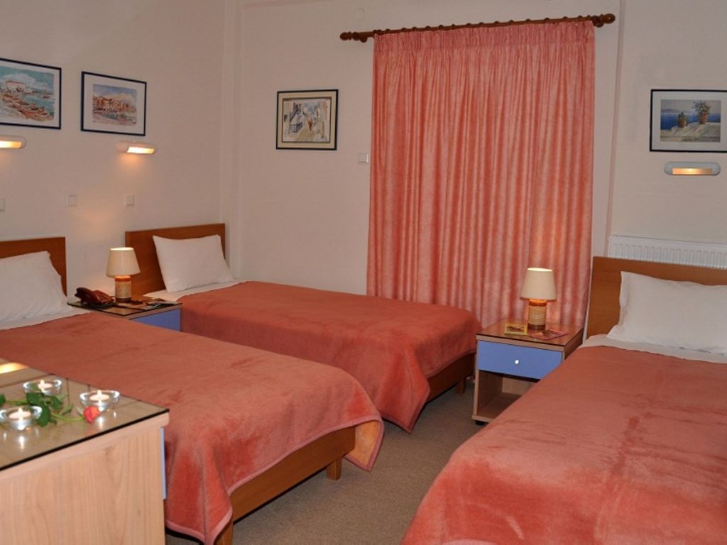 Taxiarhis Hotel