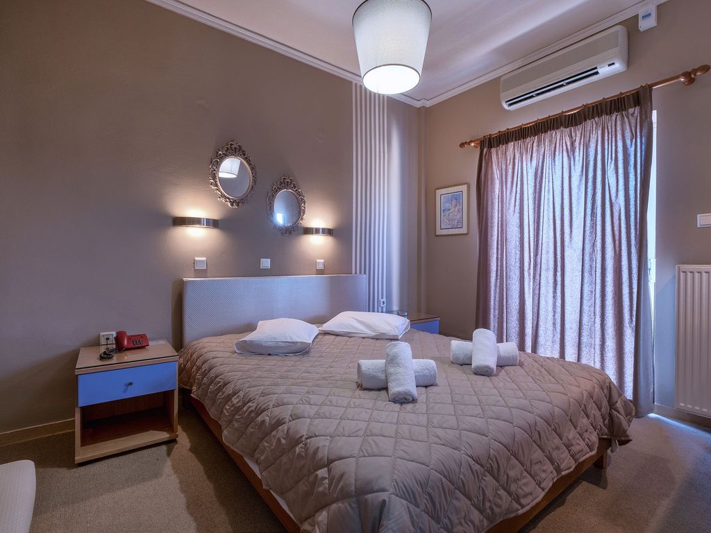 Taxiarhis Hotel