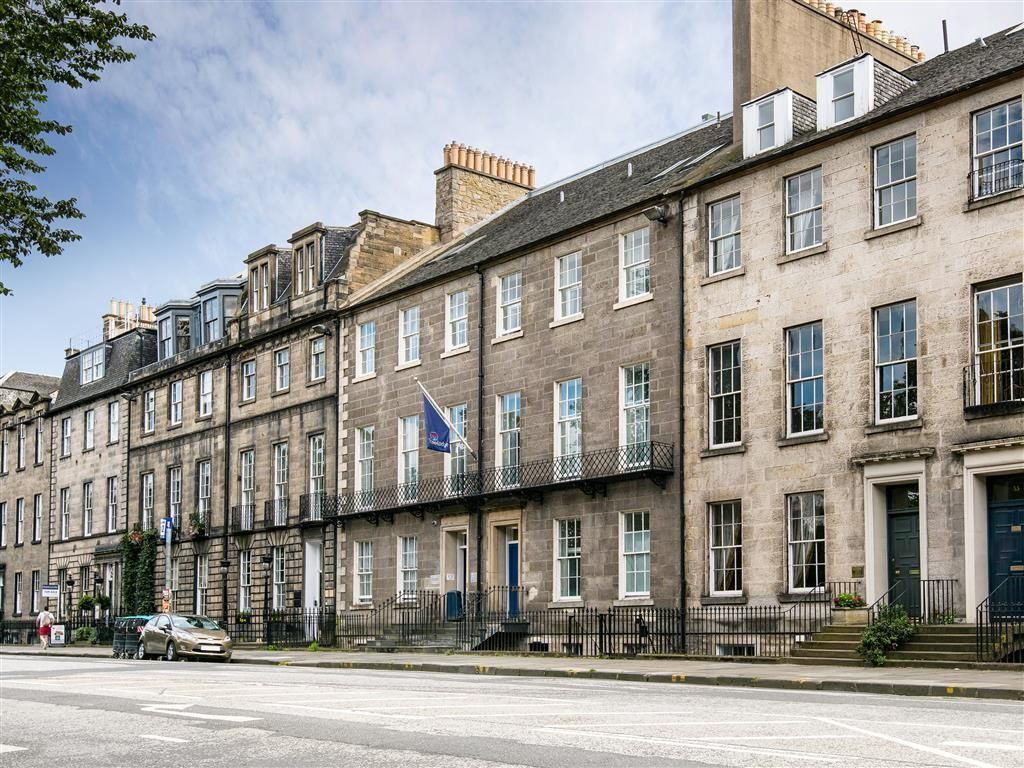 TRAVELODGE EDINBURGH CENTRAL QUEEN STREE