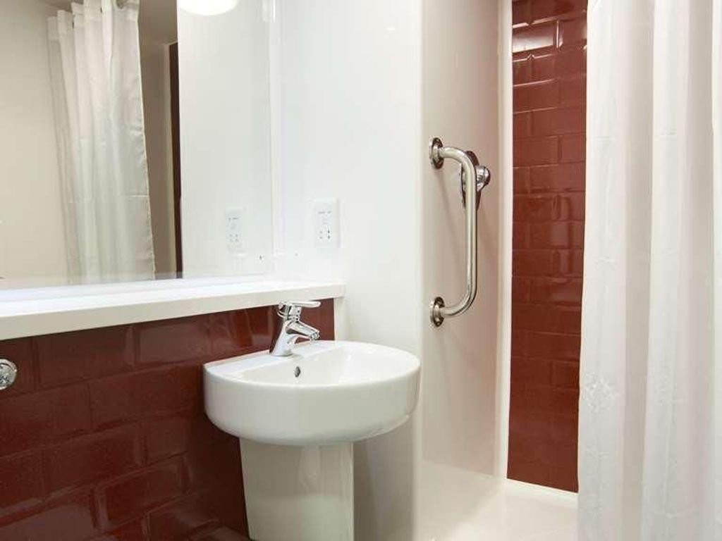 TRAVELODGE NEWBURY LONDON ROAD