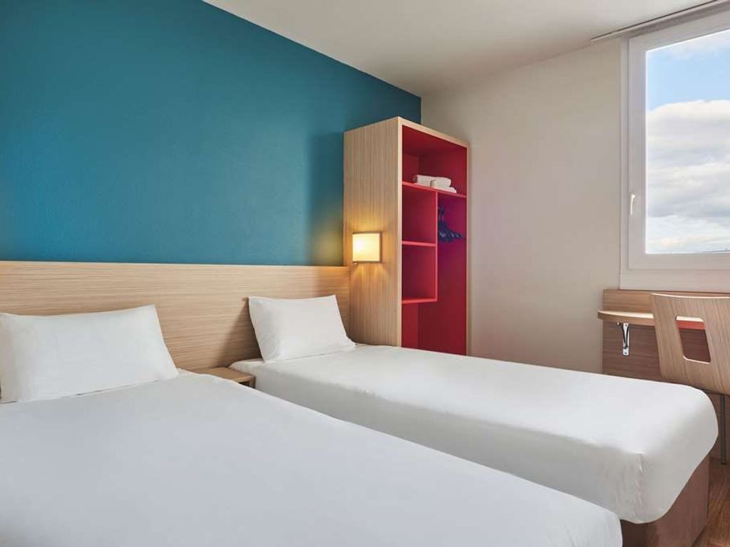 KYRIAD DIRECT MONT DE MARSAN - St Avit