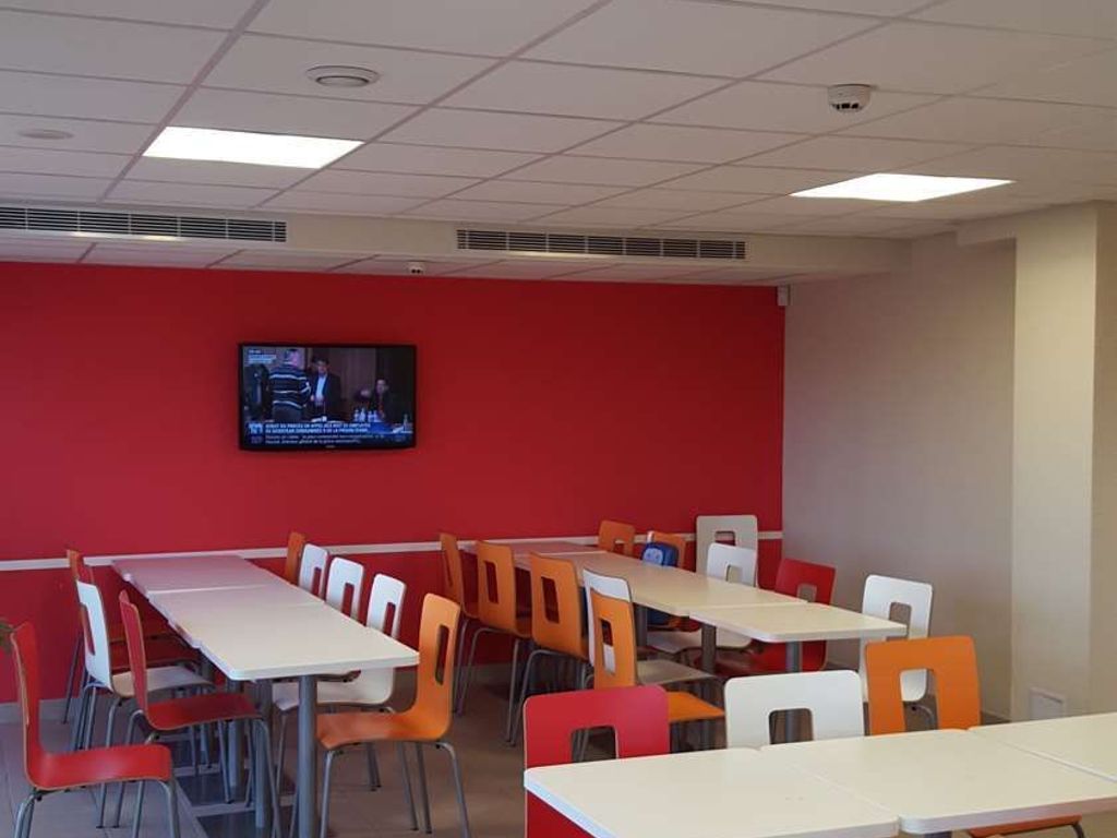 Première Classe SENS NORD - Saint Clément Saint Clément